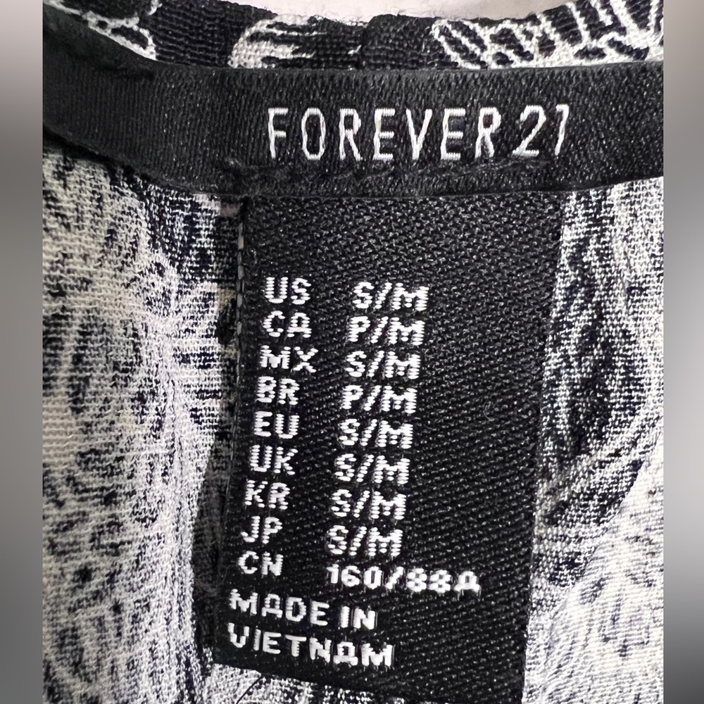 FOREVER 21 | Floral Wrap Kimono Swim Coverup - Picture 3 of 4